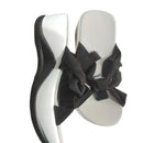 um-par-de-Sandalias-Femininas-Plataforma-com-Laco-Antiderrapante-na-cor-preta